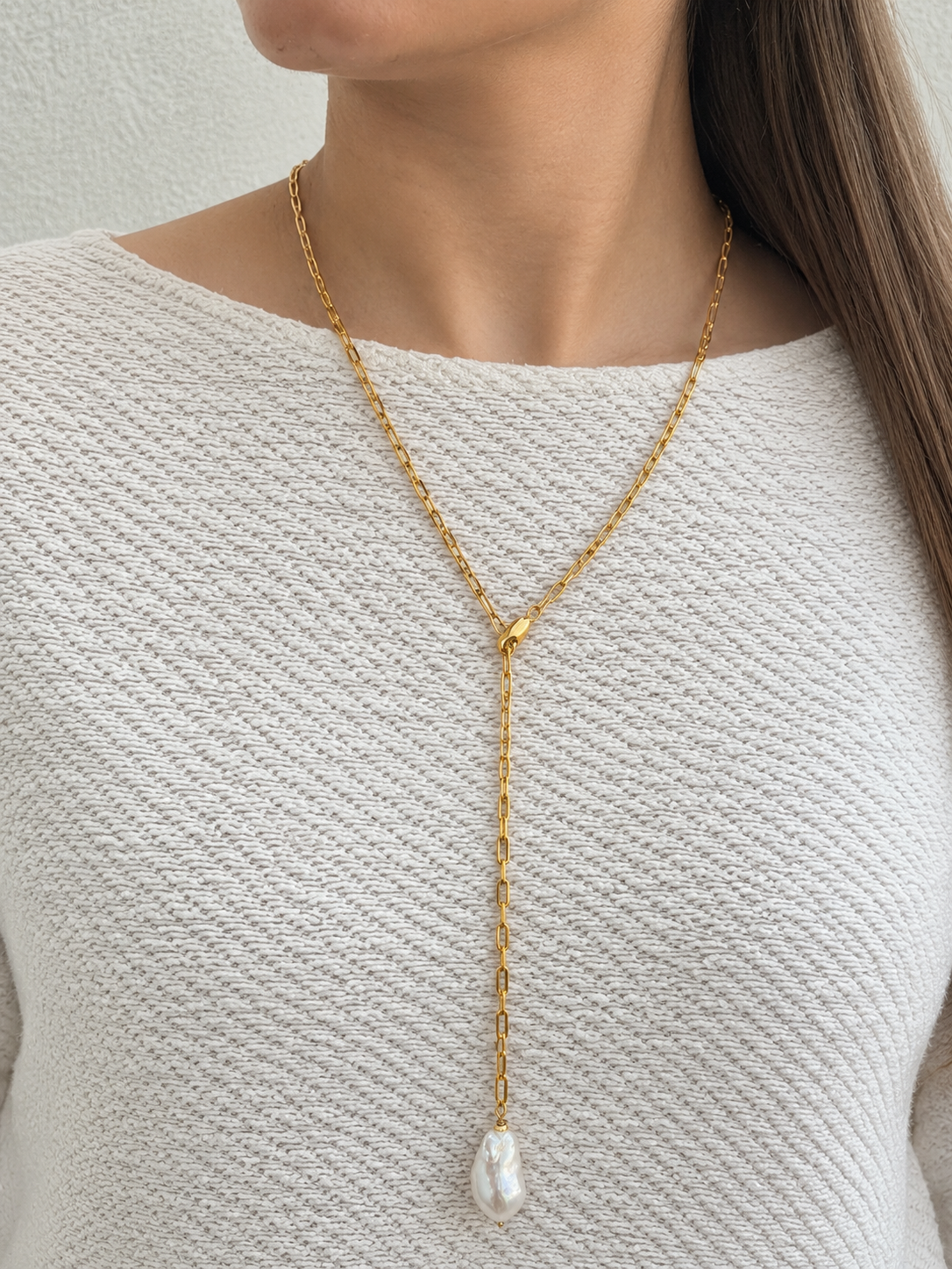 Nude Necklace